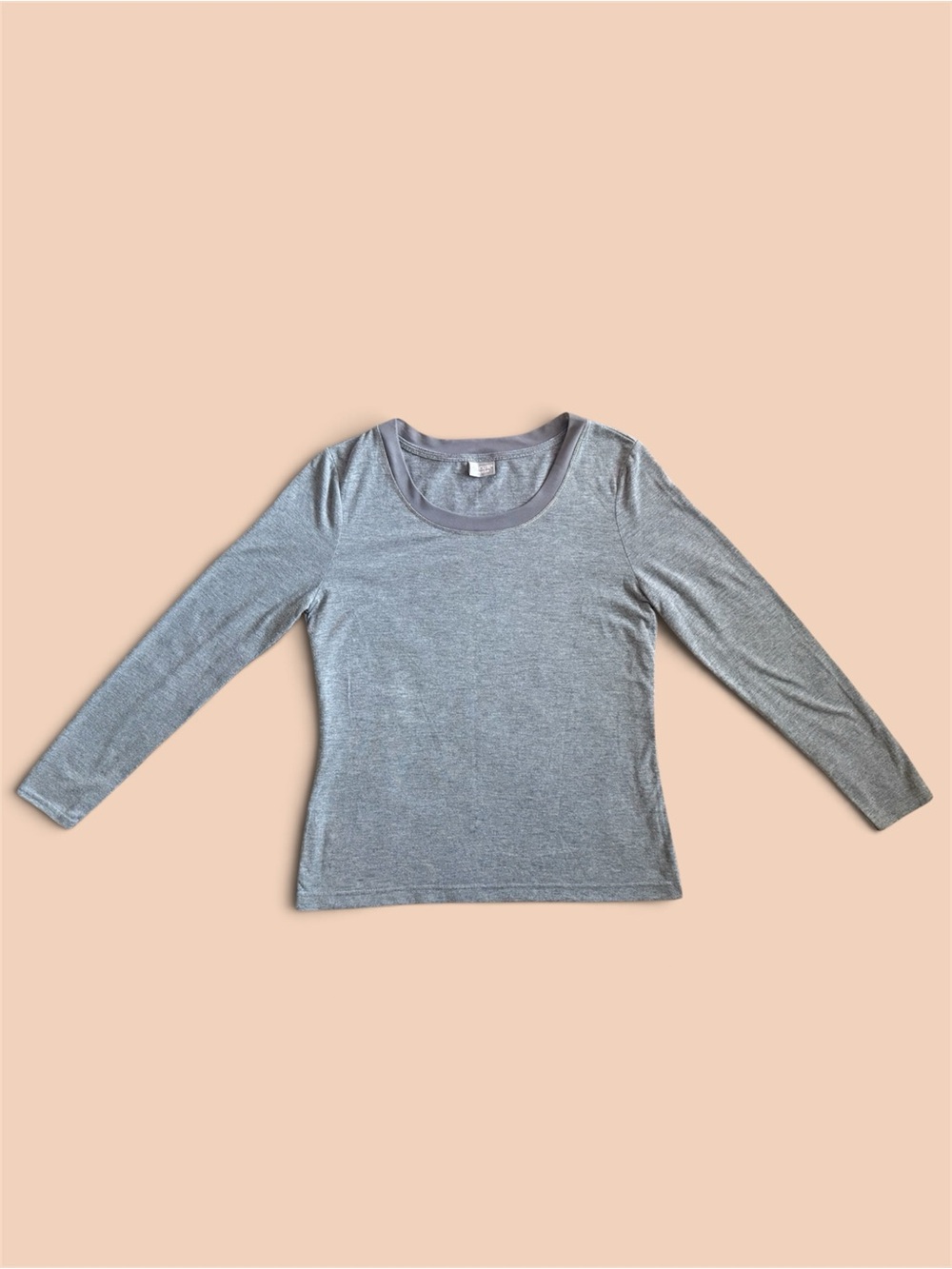 Classic Women's Long-Sleeve Scoop Neck Top - Gray with Gold Metallic Threads